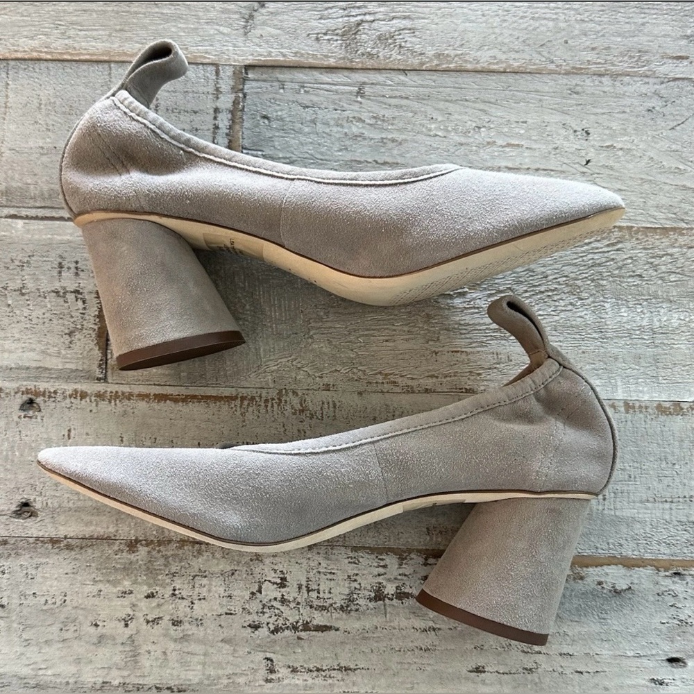 Tory Burch Therese 65MM Suede Pumps in Dust Storm Size US 5.5 $288 EUC - Picture 5 of 11